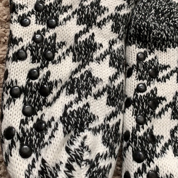 Warm fuzzy socks *sold* - Picture 3 of 3